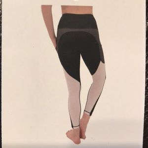 Active Life Color Blocked Mesh Leggings